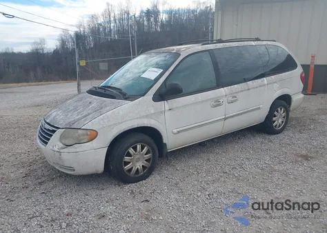 2005 Chrysler Town & Country Touring z USA, uszkodzony, nr VIN 2C4GP54L05R217489